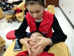 杨波采耳总部高级采耳班实操中