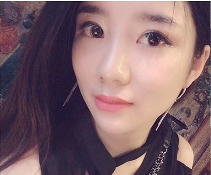 恭祝吴女士签约重庆区域加盟店